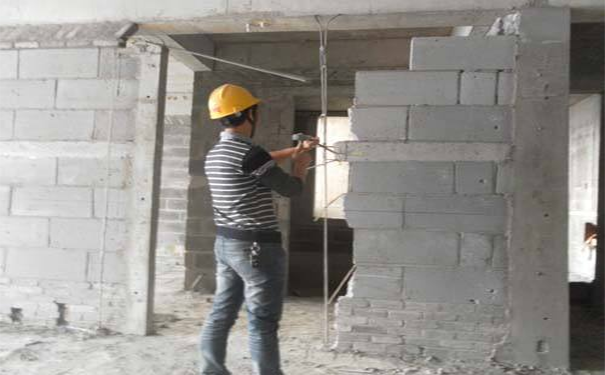 苏州房屋拆除遇到混凝土墙体 用什么设备拆除更好